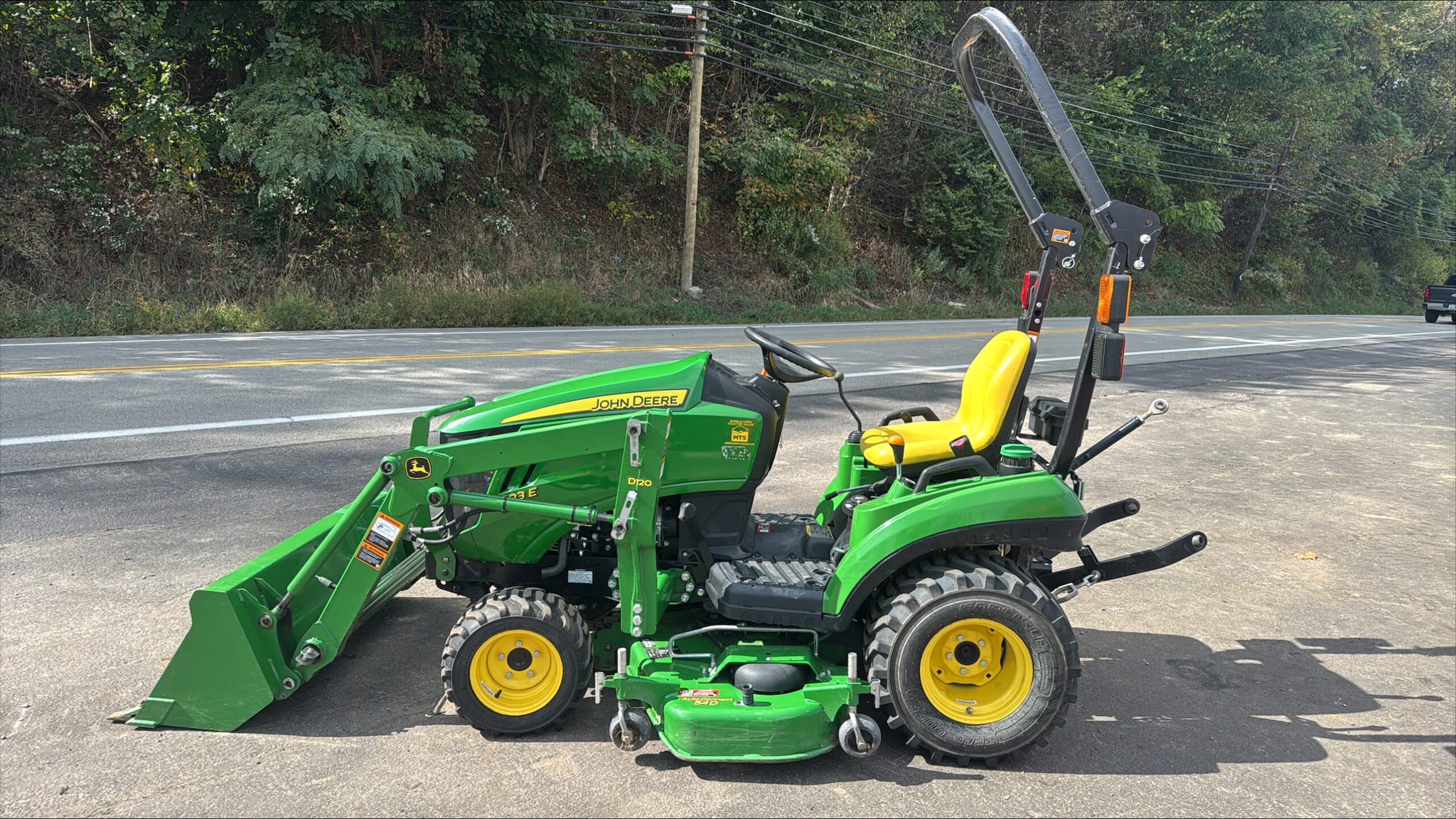 John Deere 1023E SN: 43120